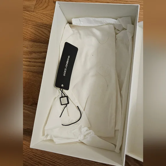 Dolce & Gabbana Girls Sandals - Picture 2 of 5